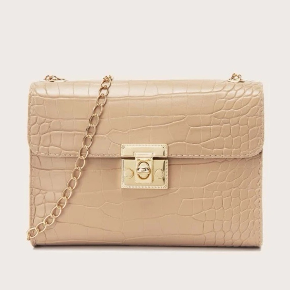 ⛔️SOLD⛔️Chain Crossbody Bag